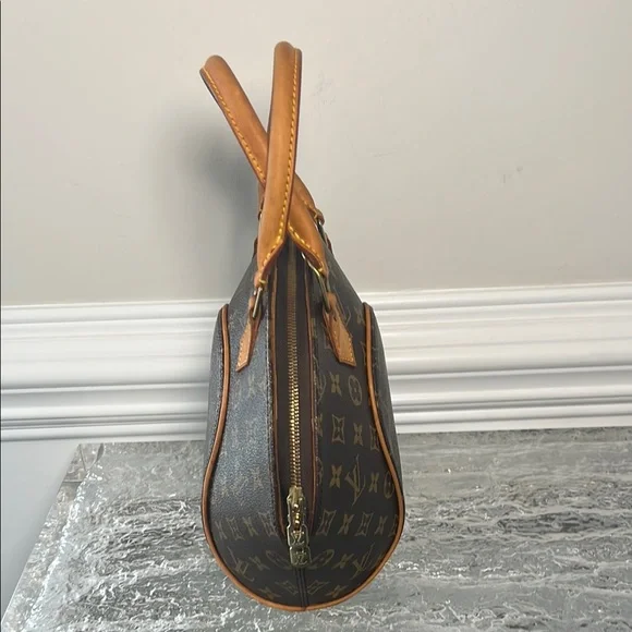 Louis Vuitton Ellipse Monogram  Handbag - Picture 4 of 14